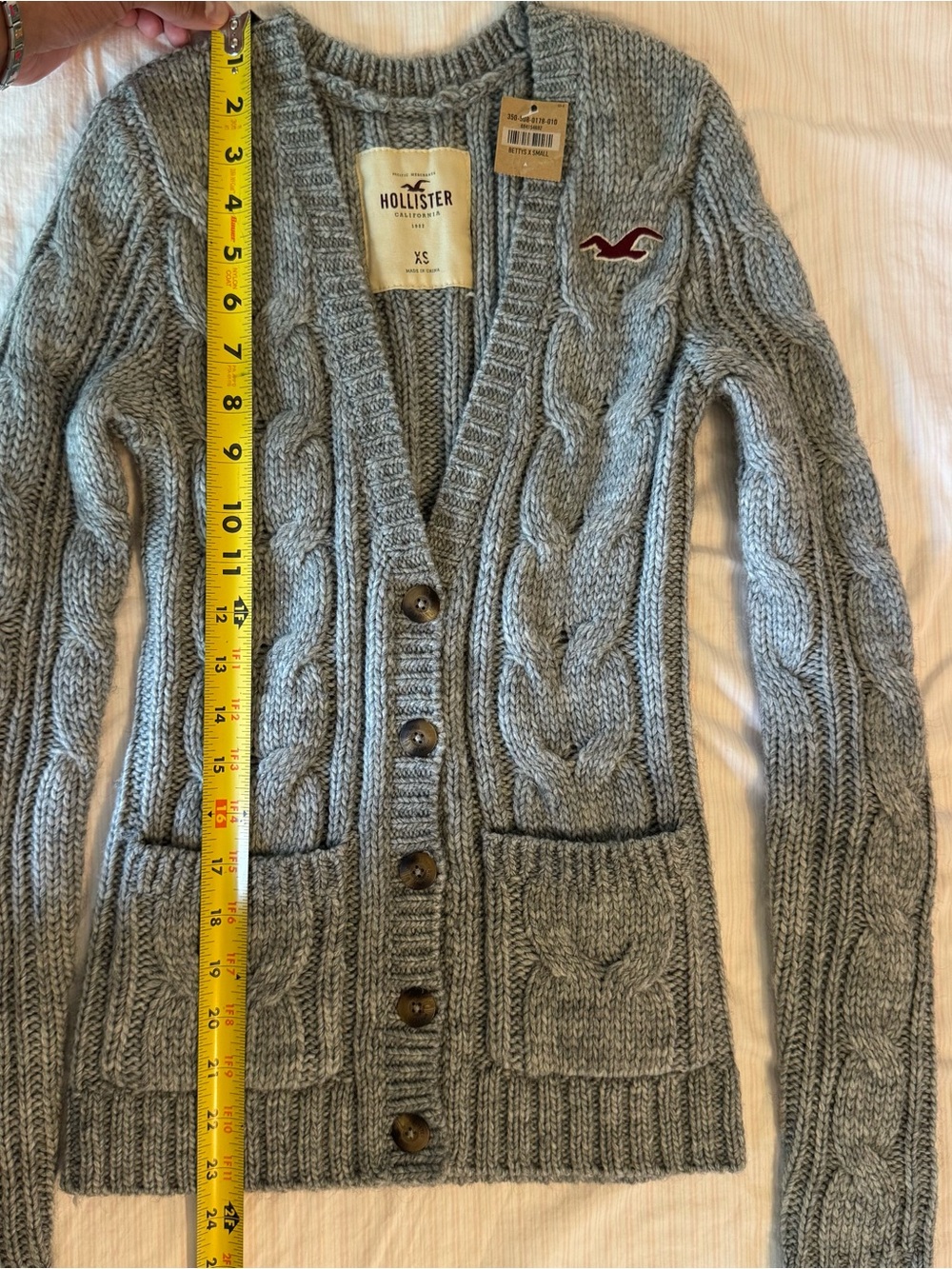 Hollister vintage Women's Gray Cable-Knit Button Cardigan Sweater - Picture 6 of 8